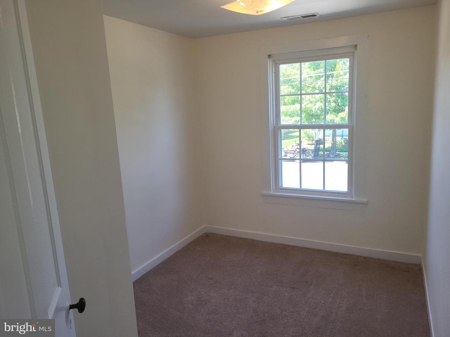 307 Maryland Avenue photo 36