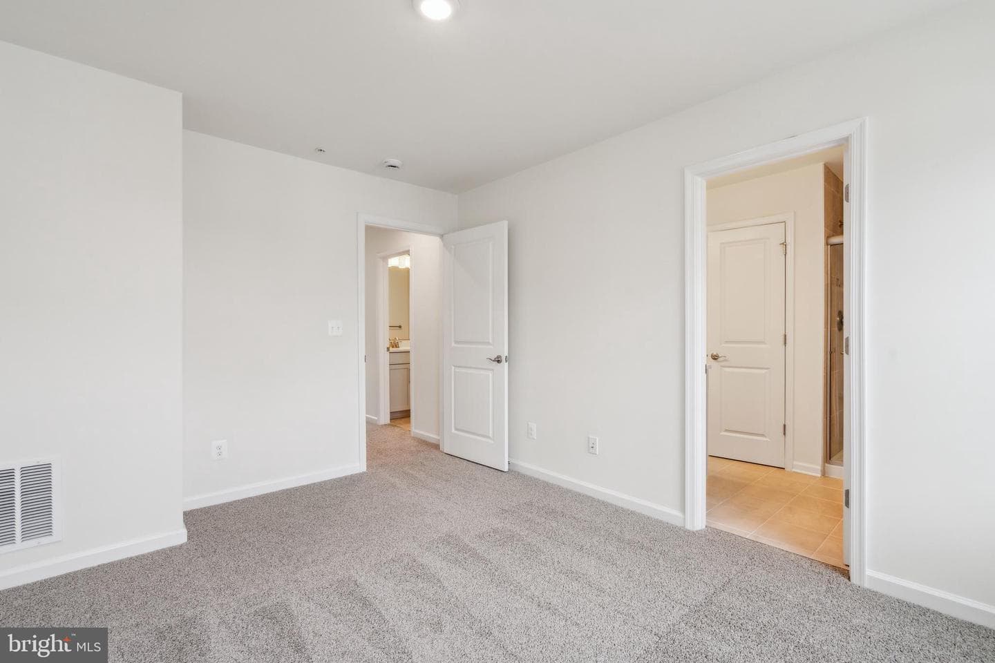 304 Riverside Lane photo 10
