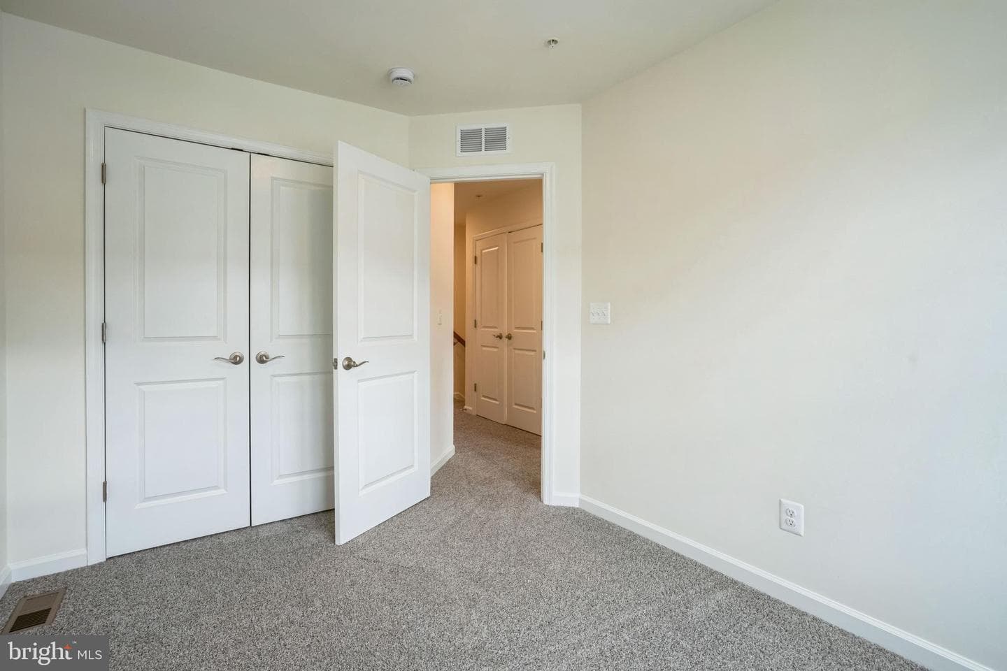 304 Riverside Lane photo 16