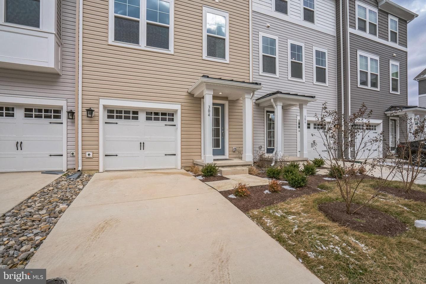 304 Riverside Lane photo 27