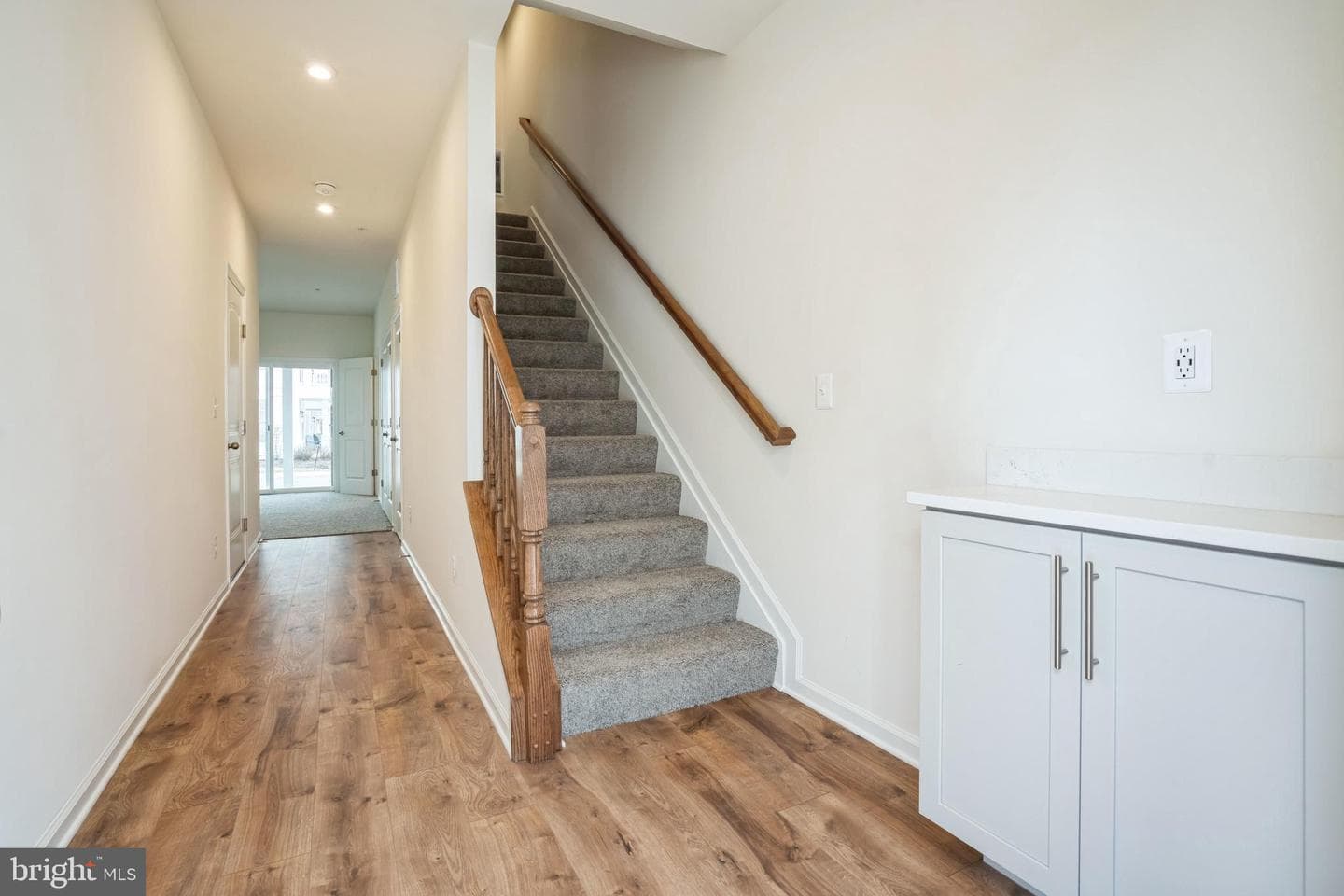 304 Riverside Lane photo 3