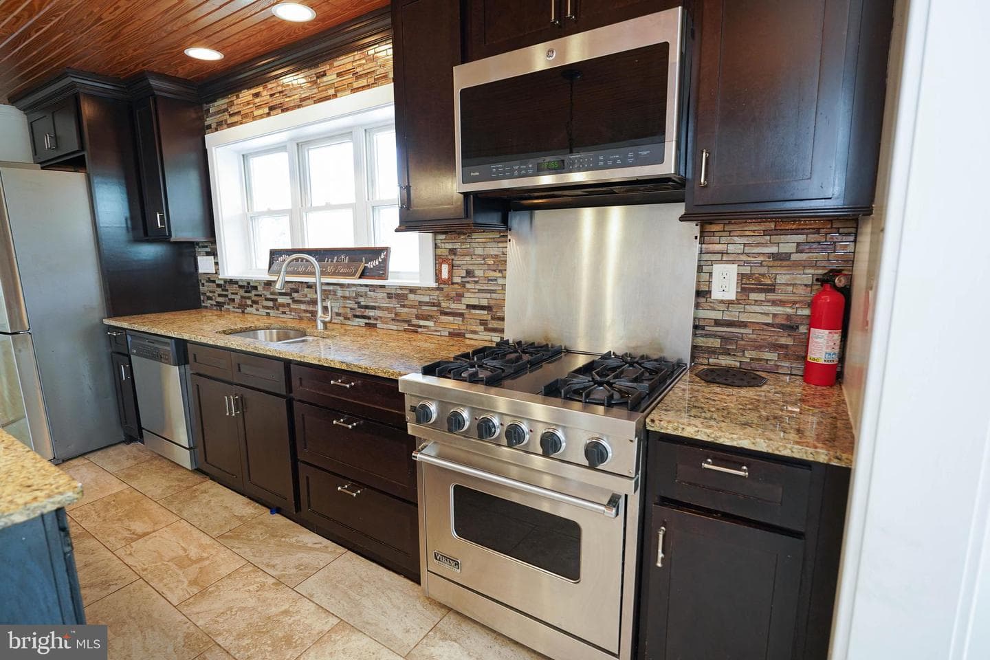 4807 Enm-Rhodesdale Road photo 5