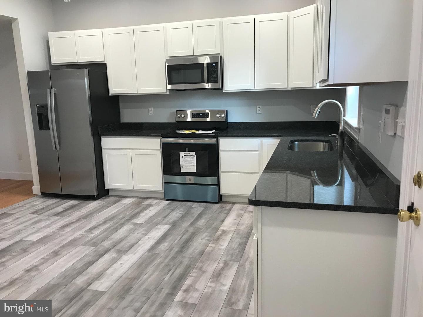 411 Linden Avenue photo 4