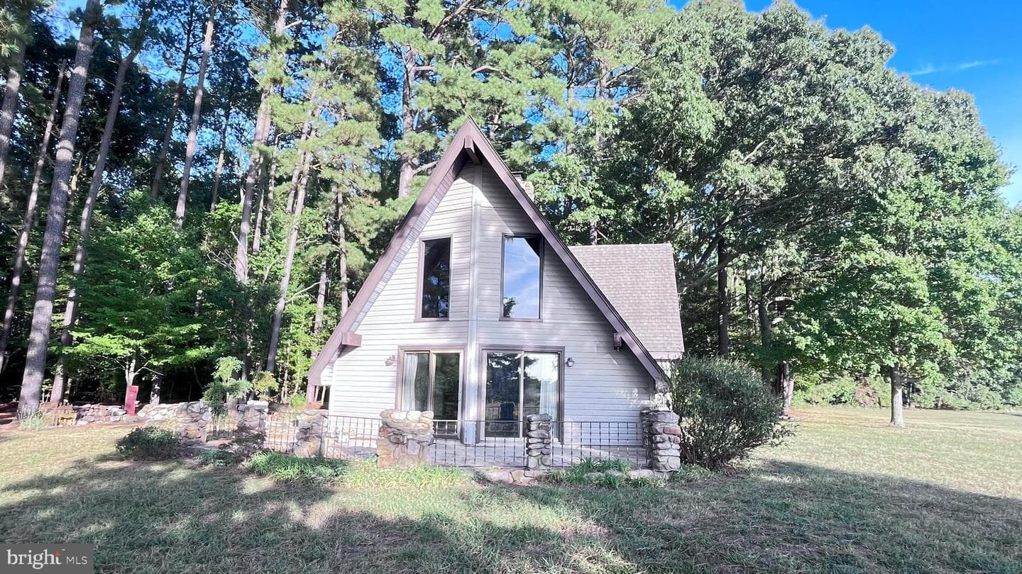 1716 Hudson Road photo 9