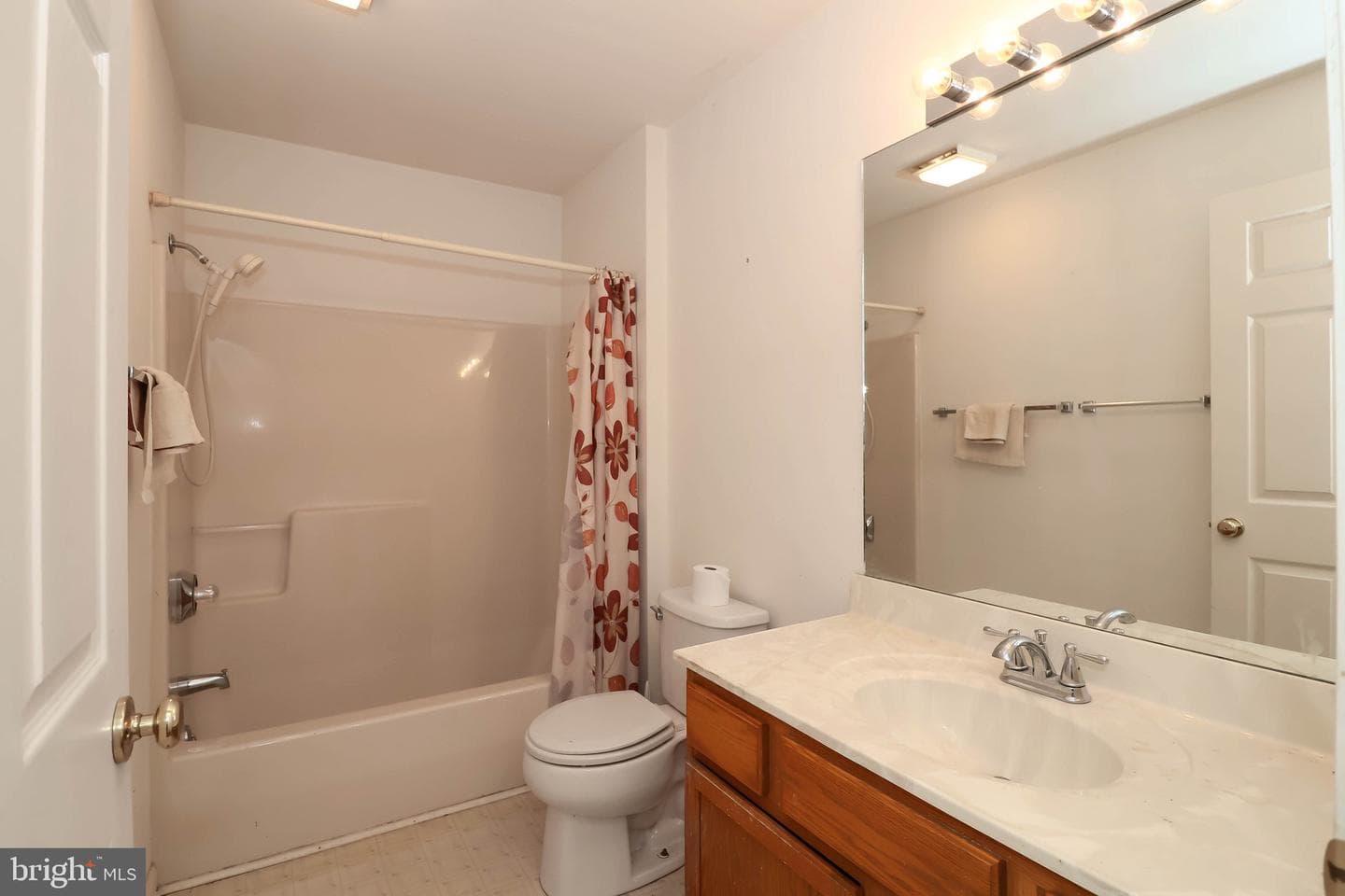 5860 Thompsontown Road photo 17