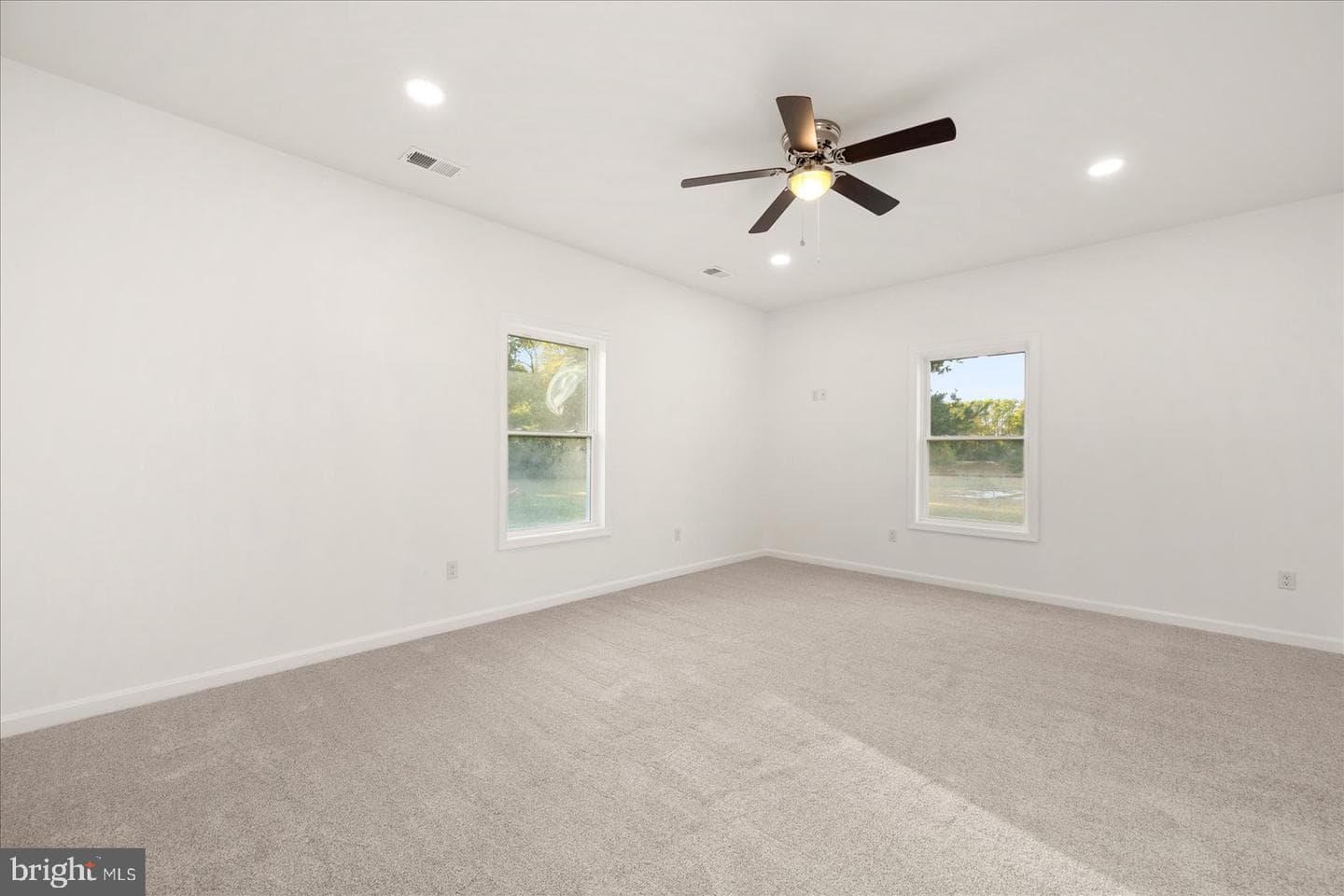 6259 Solomons Circle photo 2