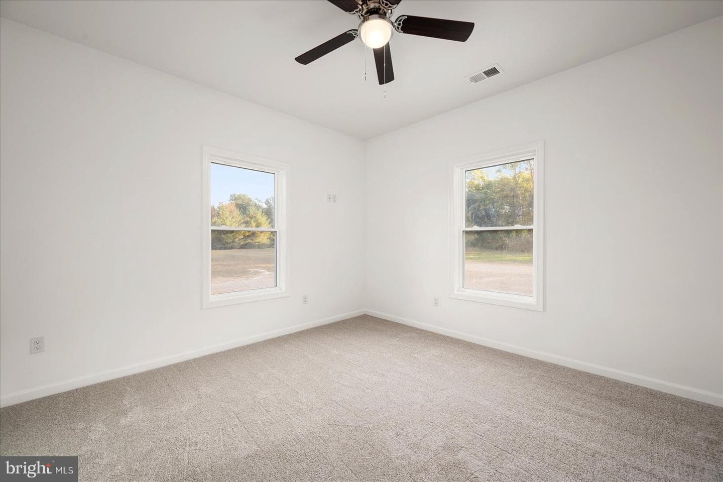 6259 Solomons Circle photo 7