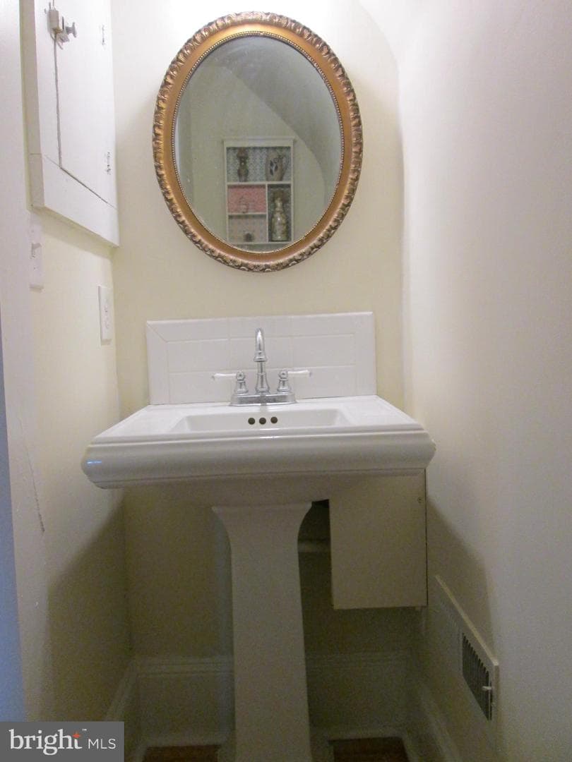 100 Taylor Avenue photo 29