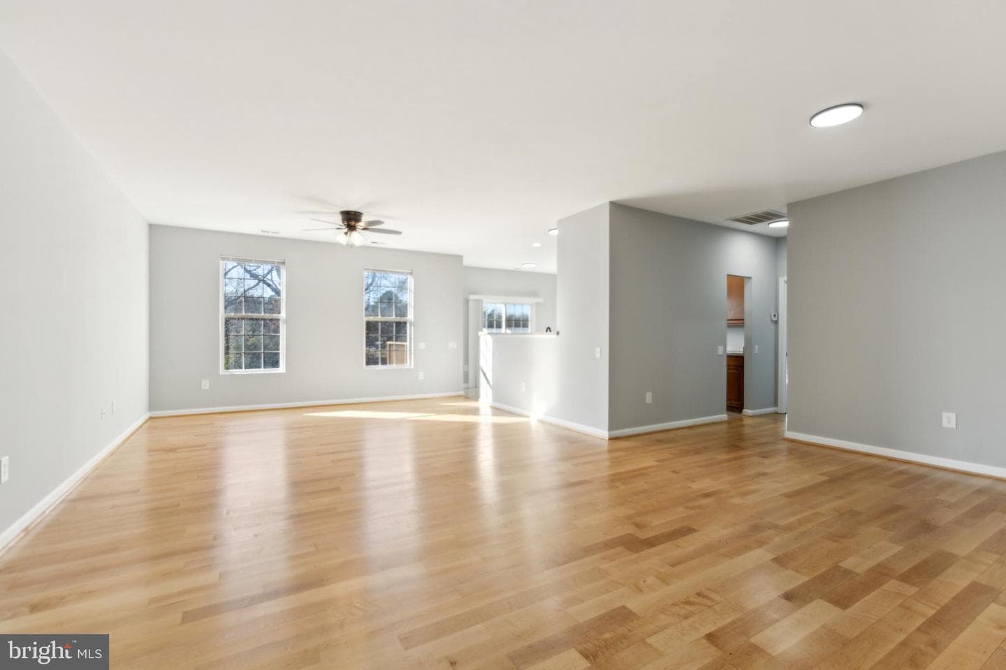 1520 Glasgow Street photo 5