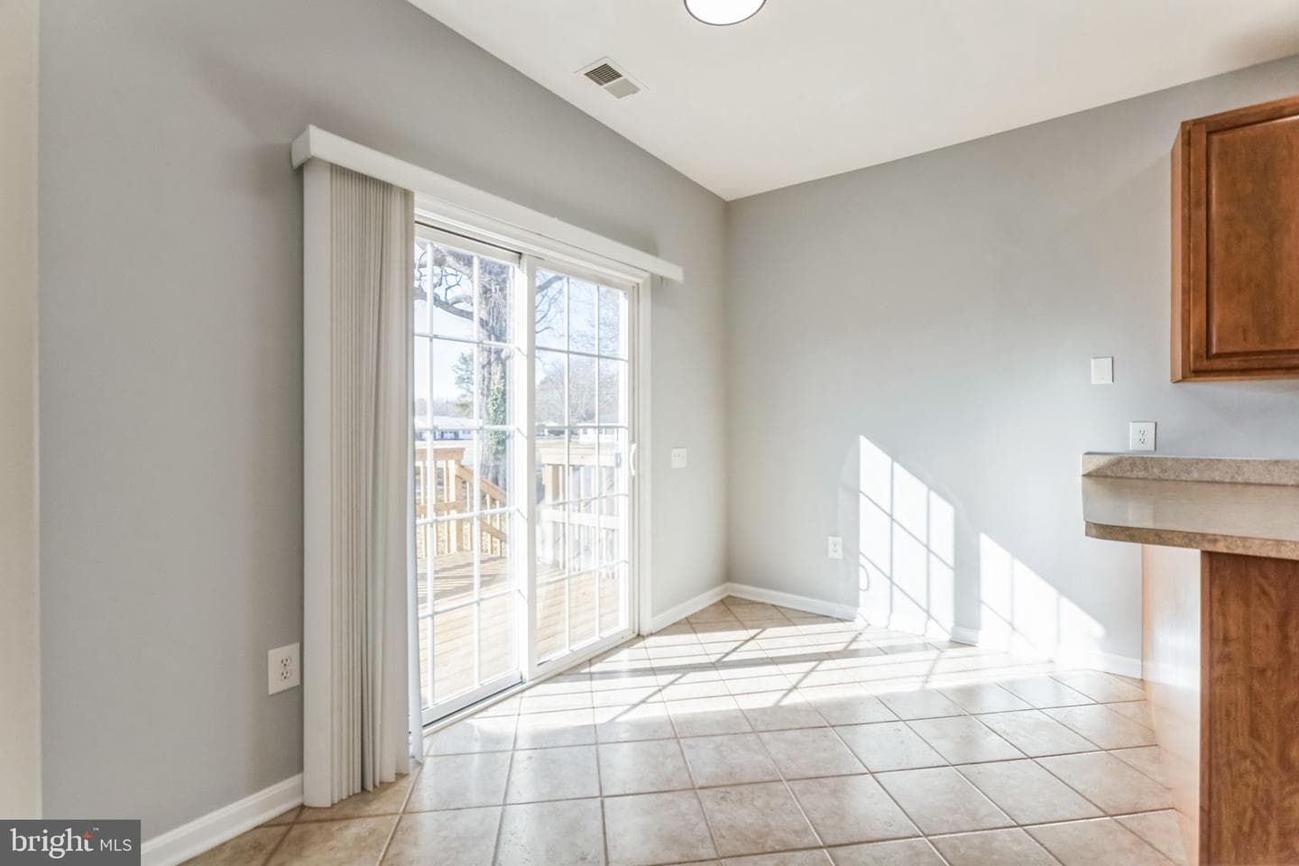 1520 Glasgow Street photo 9