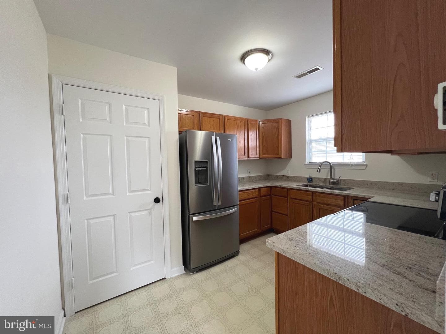 709 Governors Avenue photo 8