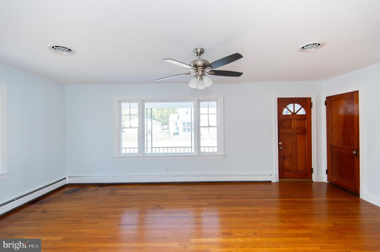 412 E Appleby Avenue photo 3