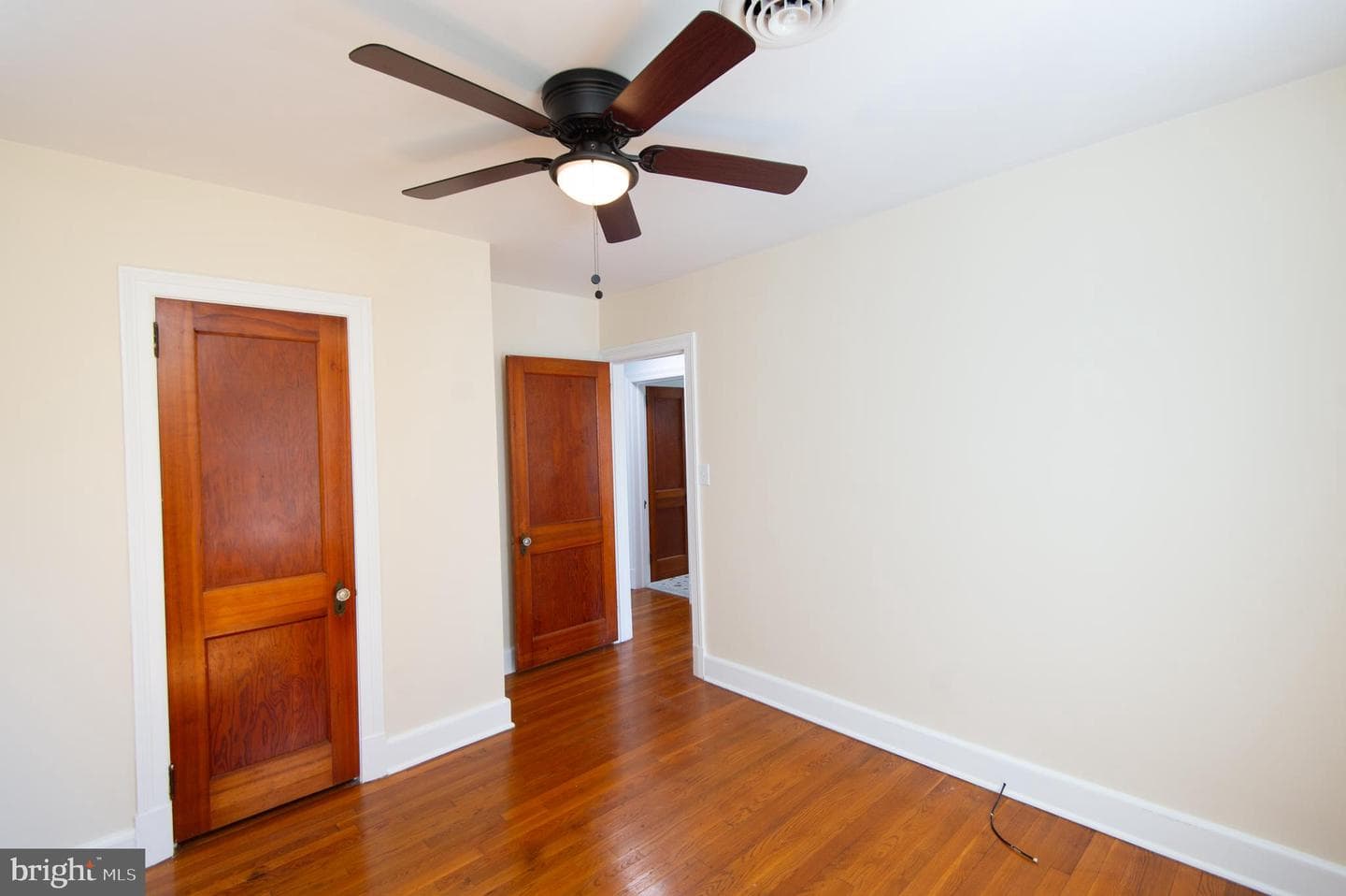 412 E Appleby Avenue photo 30