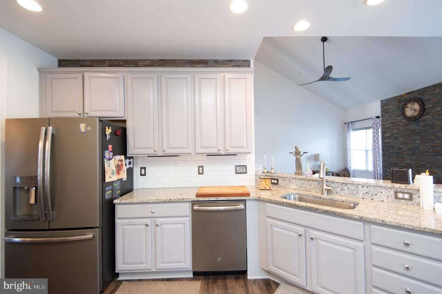 304 Regulator Drive S photo 10