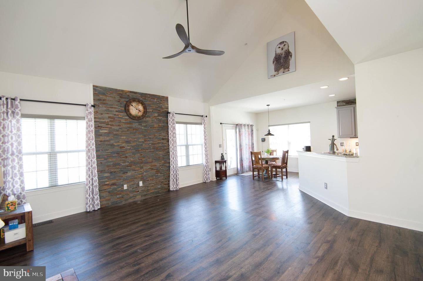 304 Regulator Drive S photo 16