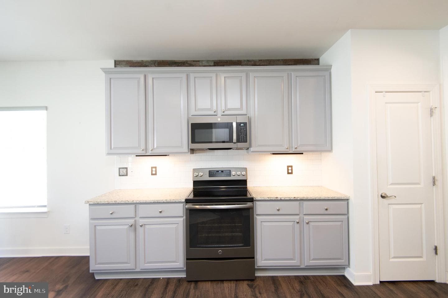 304 Regulator Drive S photo 4