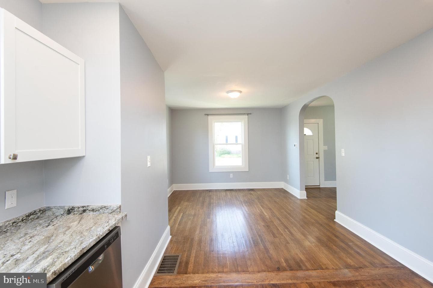 417 Bayly Avenue photo 14