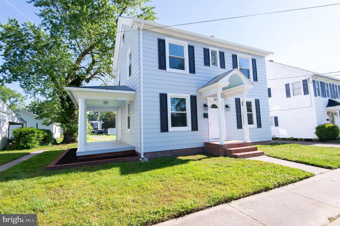 417 Bayly Avenue photo 2