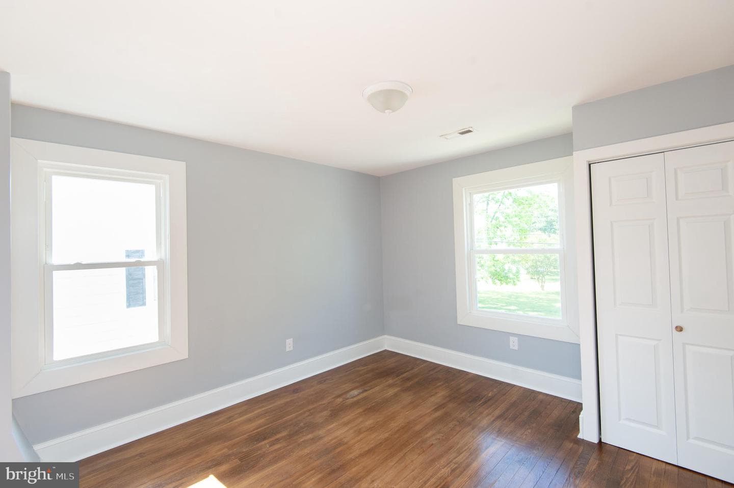 417 Bayly Avenue photo 22