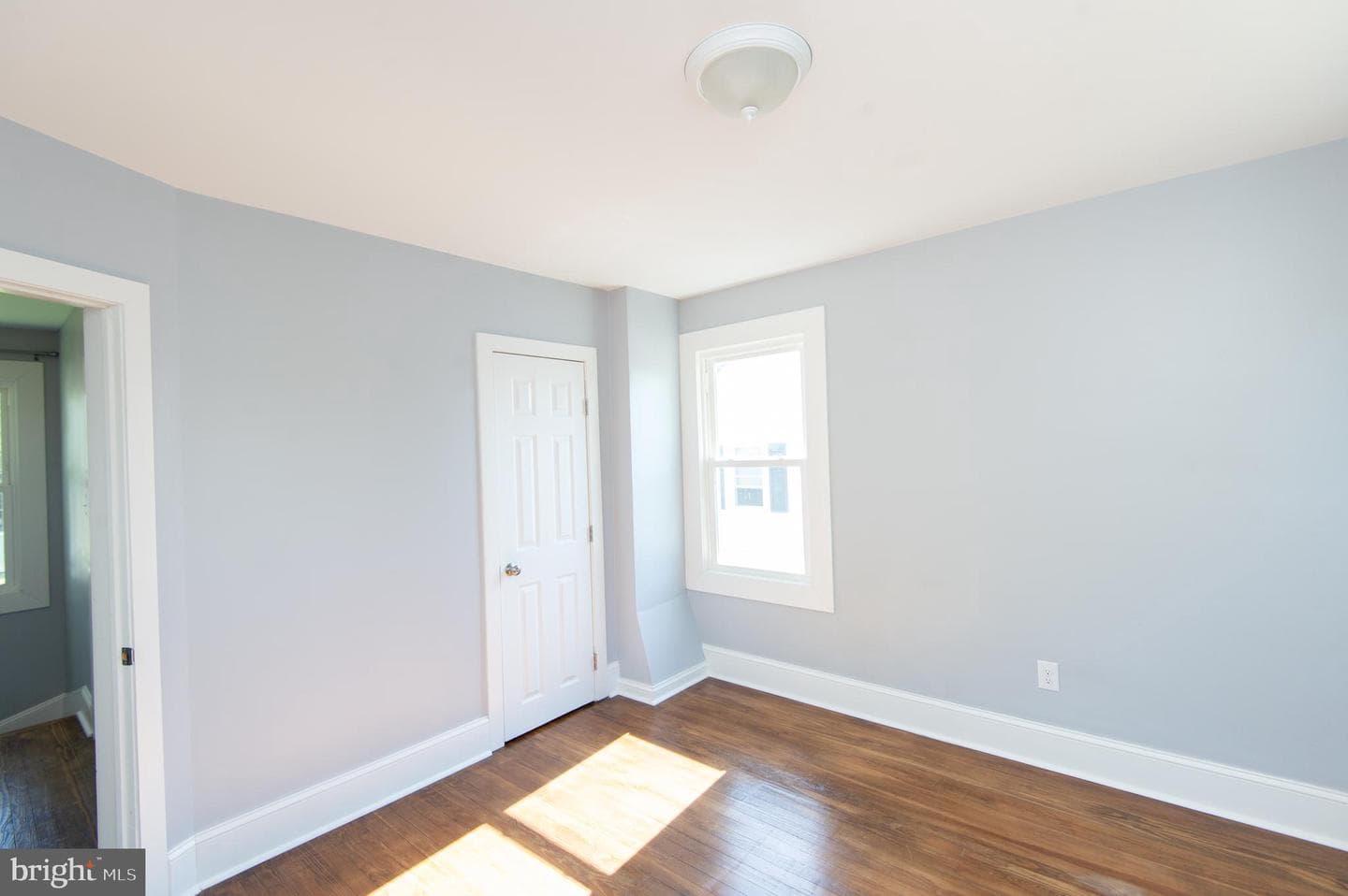 417 Bayly Avenue photo 25