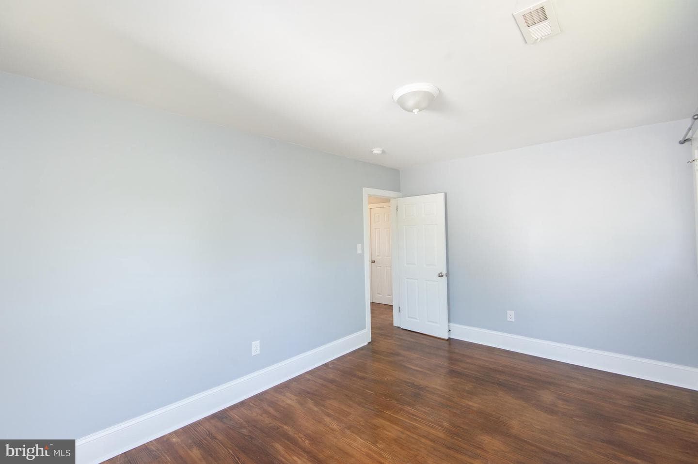 417 Bayly Avenue photo 28