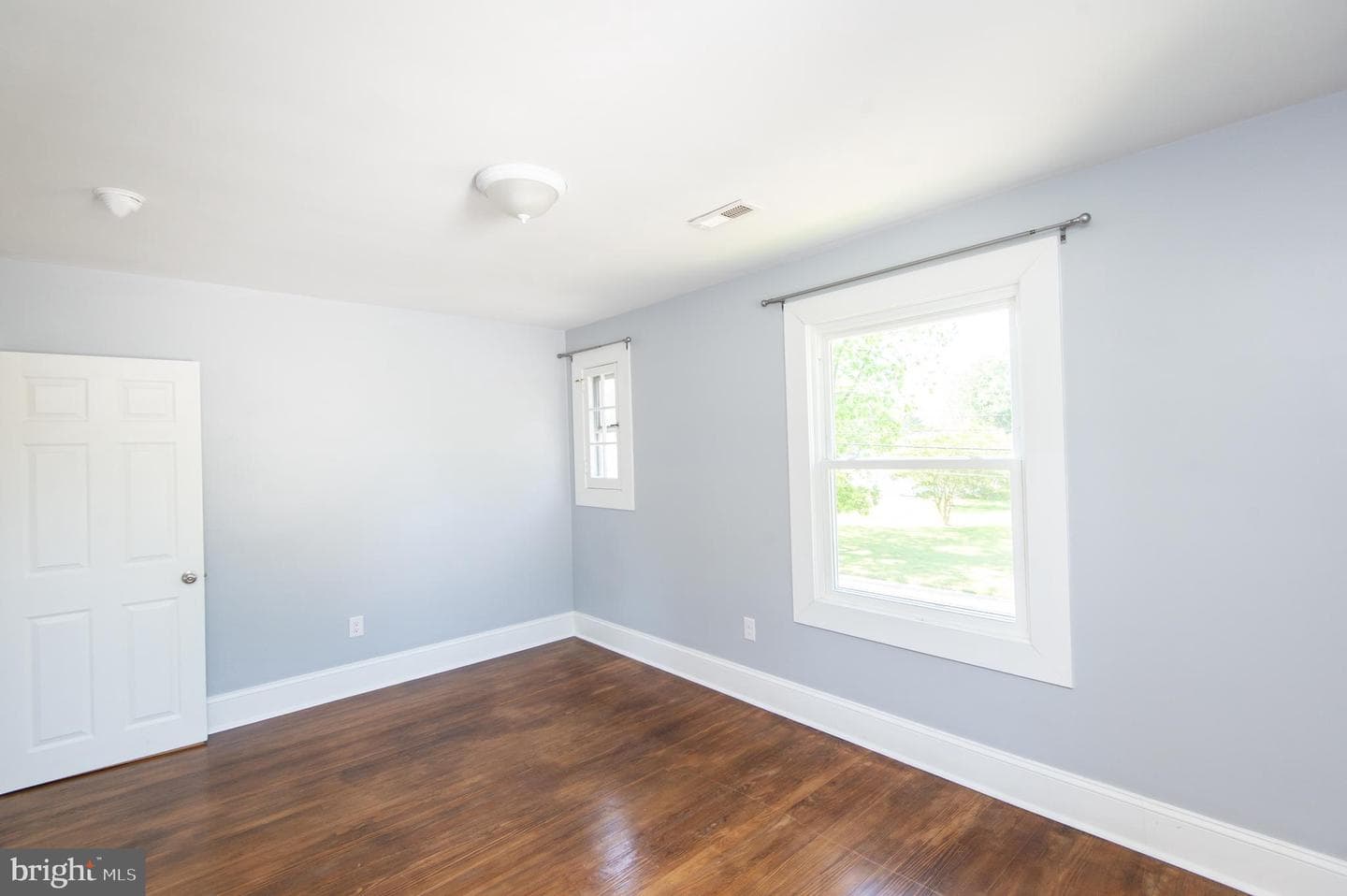 417 Bayly Avenue photo 29