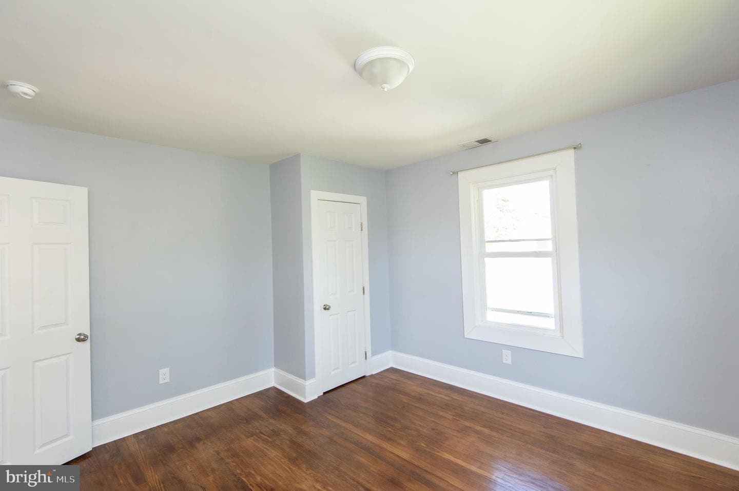 417 Bayly Avenue photo 31