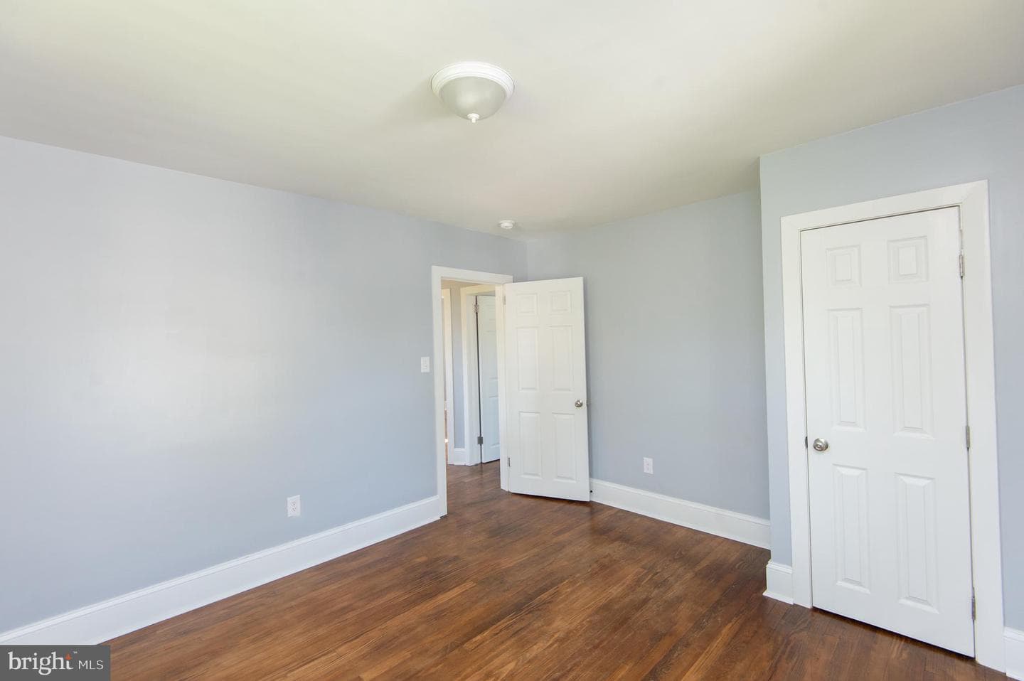 417 Bayly Avenue photo 32