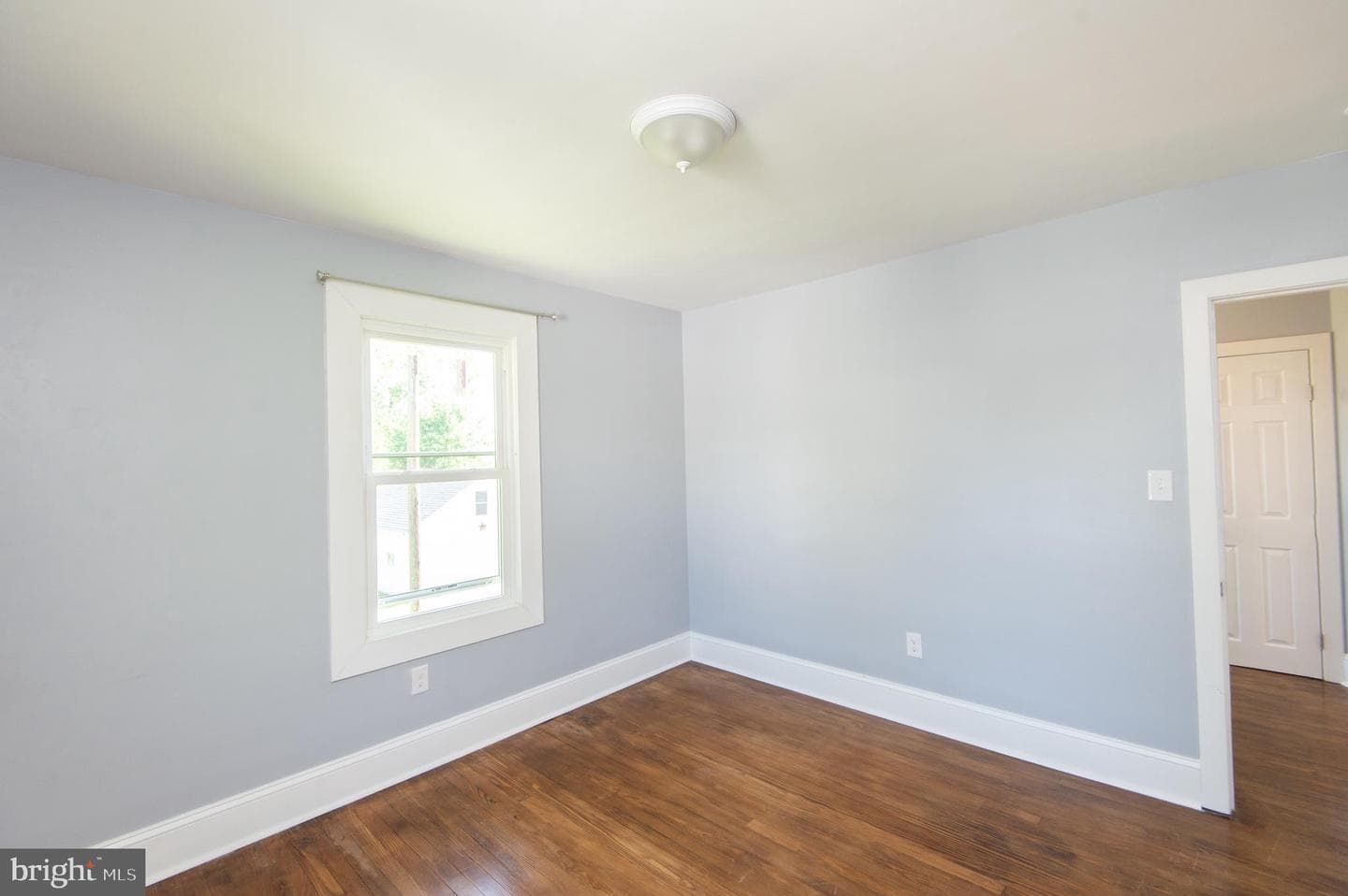 417 Bayly Avenue photo 33