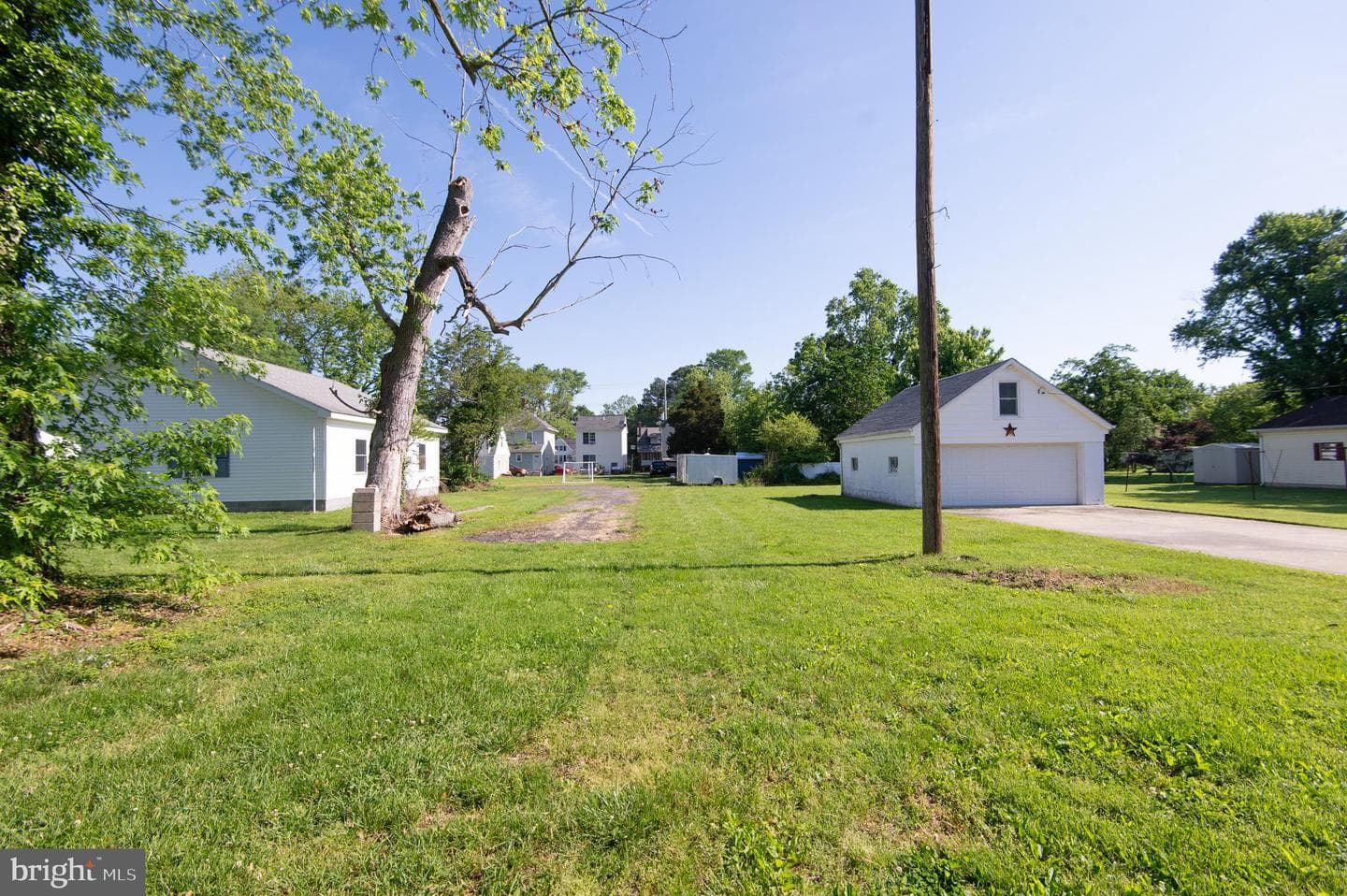 417 Bayly Avenue photo 38