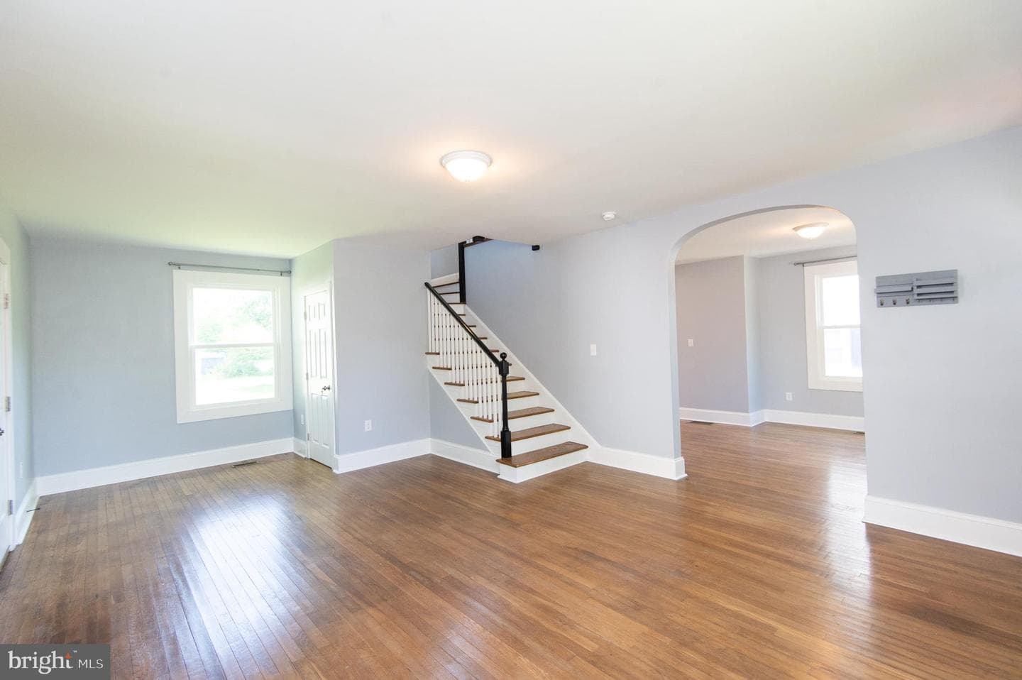417 Bayly Avenue photo 4