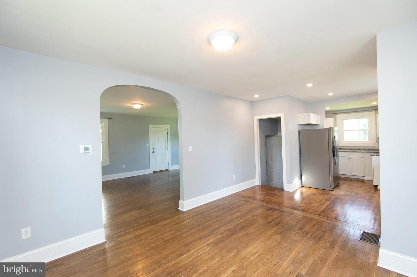 417 Bayly Avenue photo 9