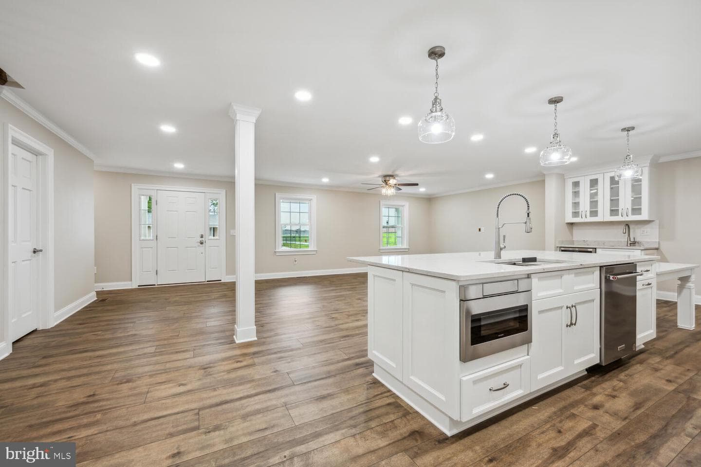 405 Collins Avenue photo 11