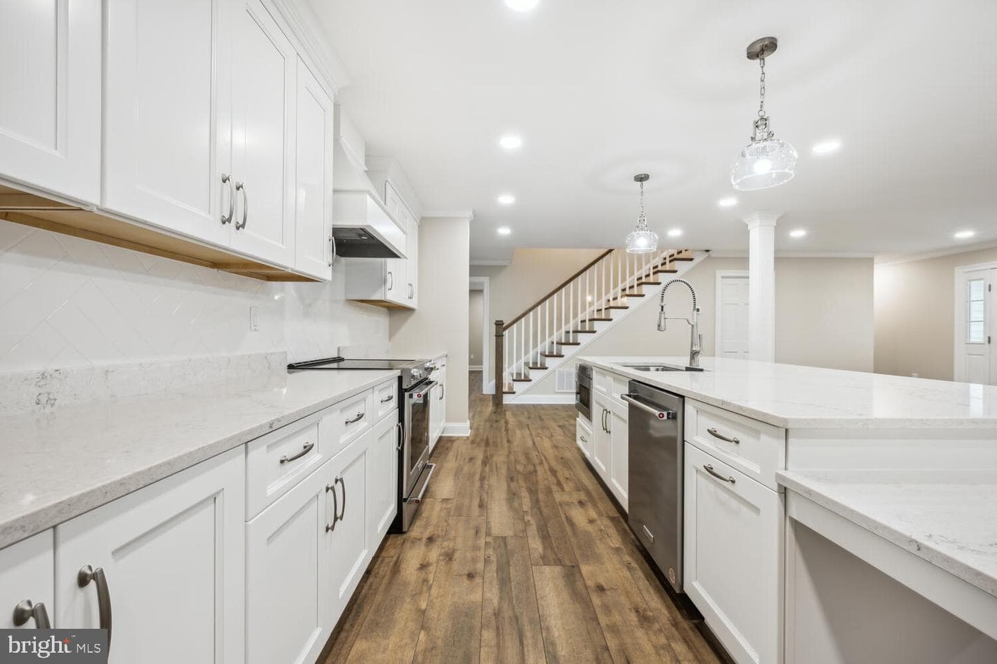 405 Collins Avenue photo 8