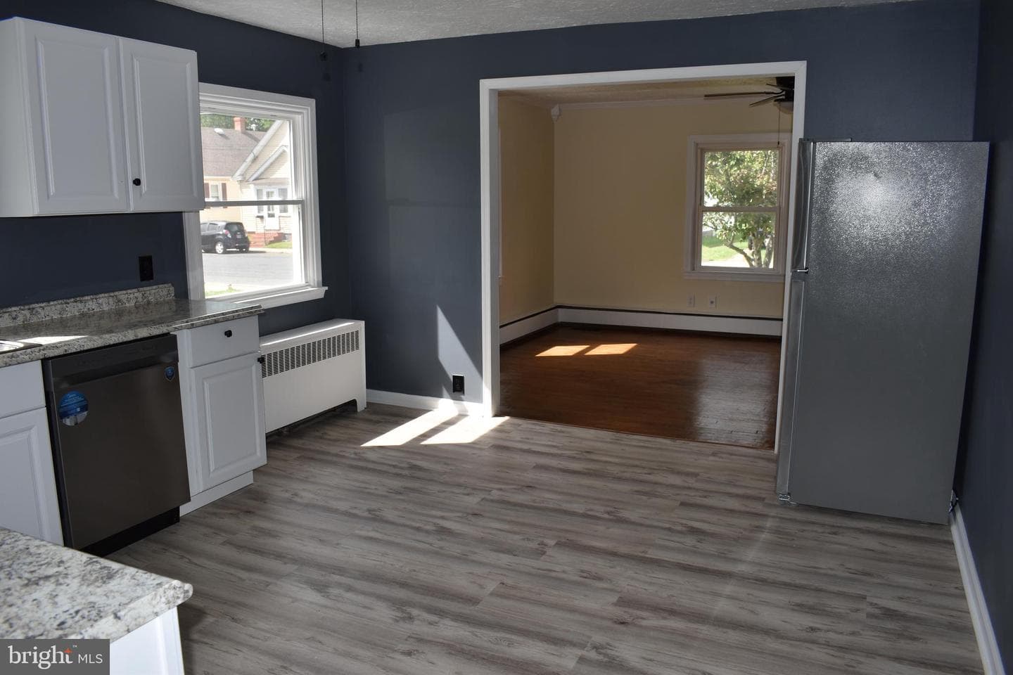402 Bayly Avenue photo 10