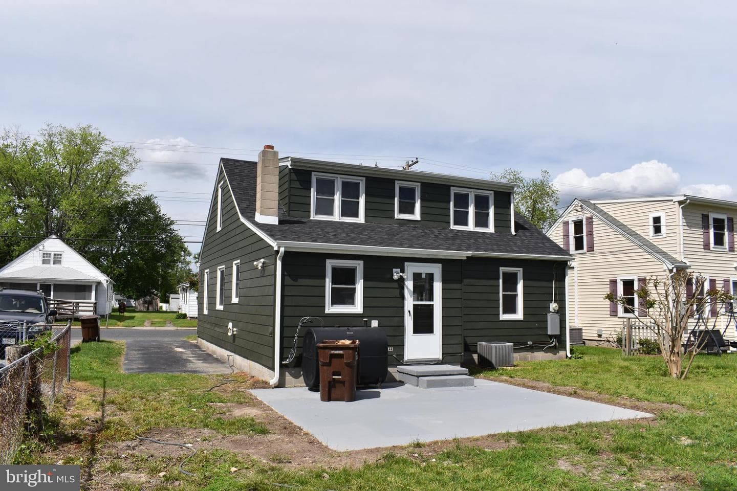 402 Bayly Avenue photo 3