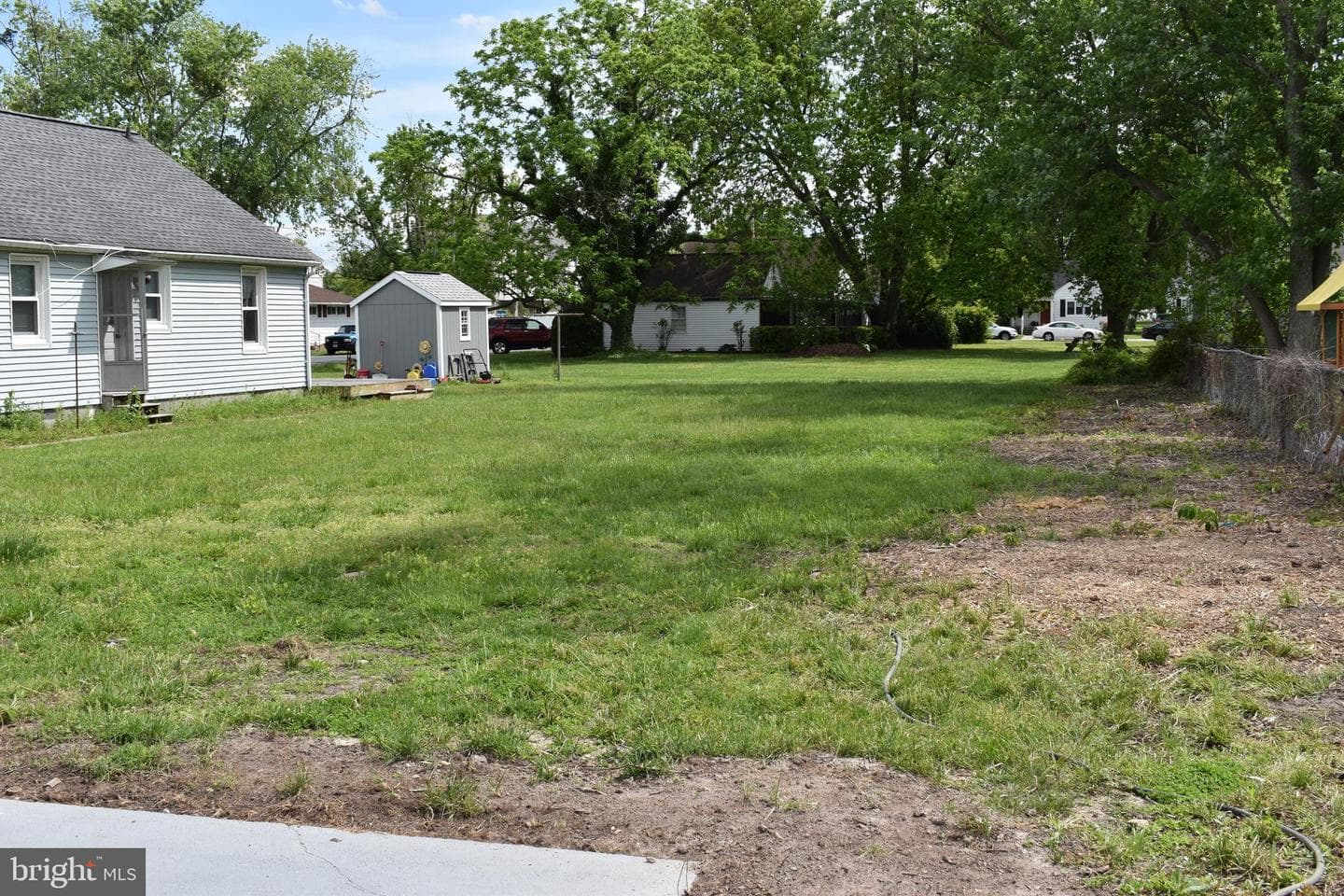 402 Bayly Avenue photo 5