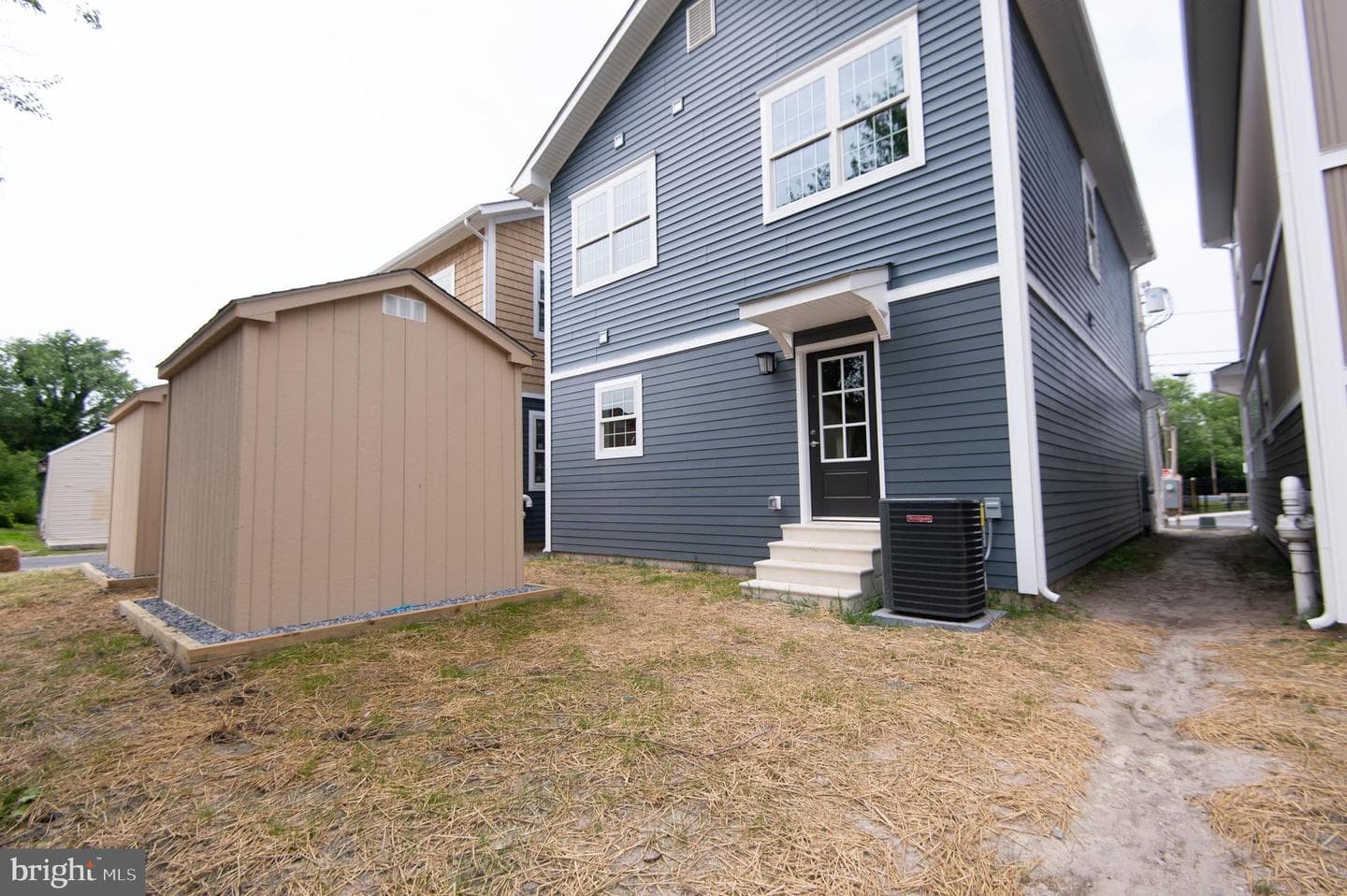 636 Douglas Street photo 26