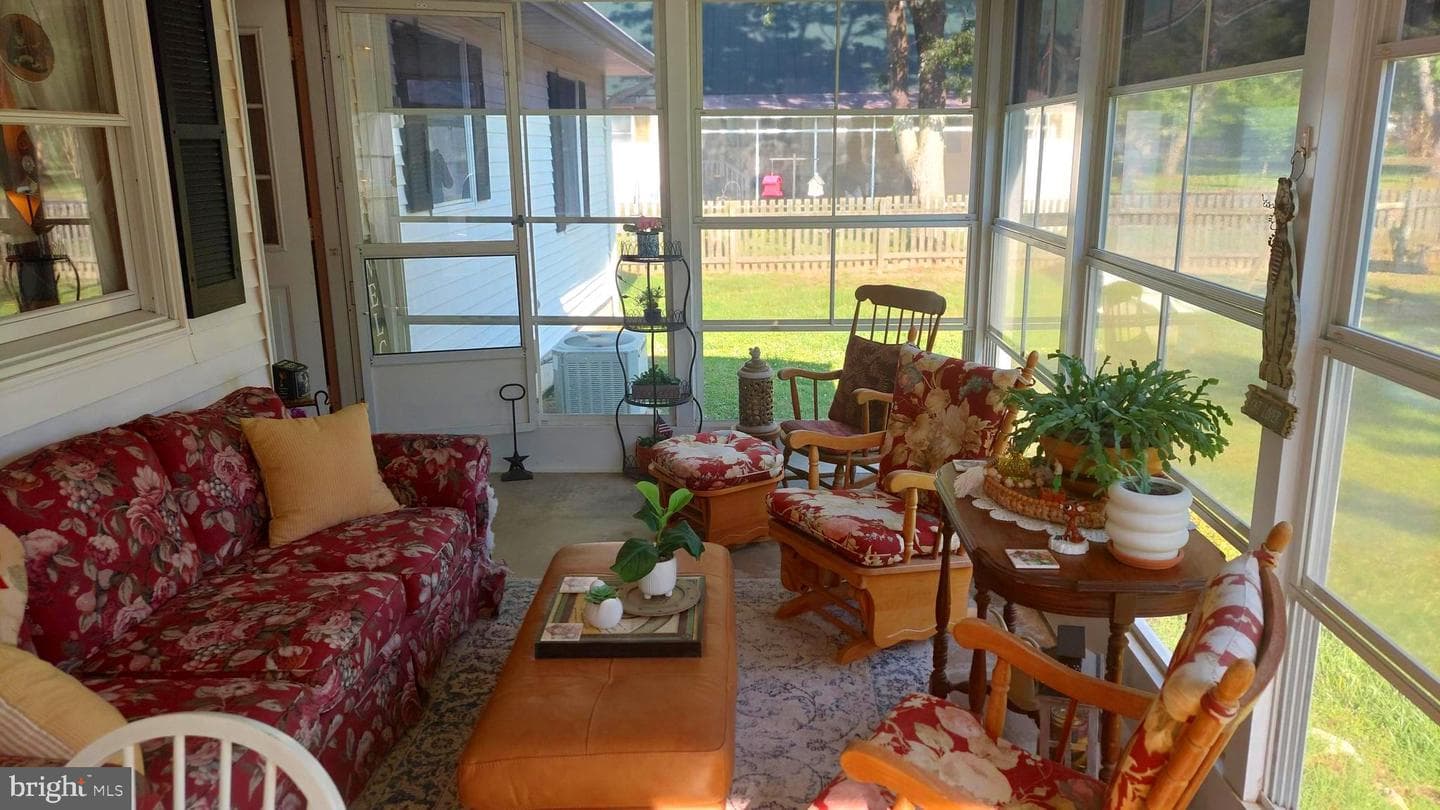 136 South Street photo 6