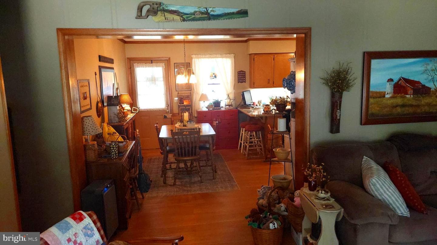 136 South Street photo 8