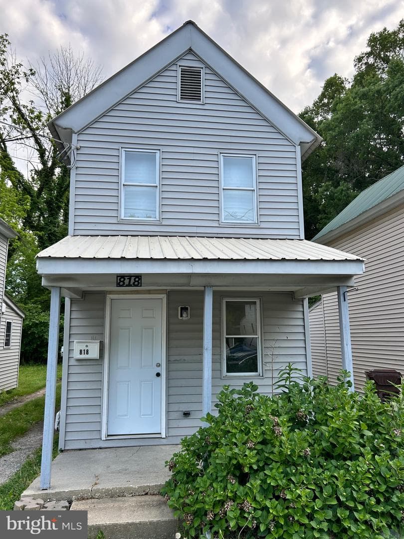 818 Washington Street photo 3