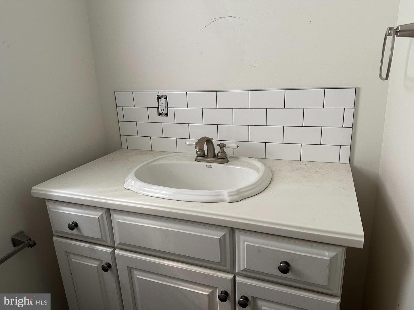 818 Washington Street photo 9
