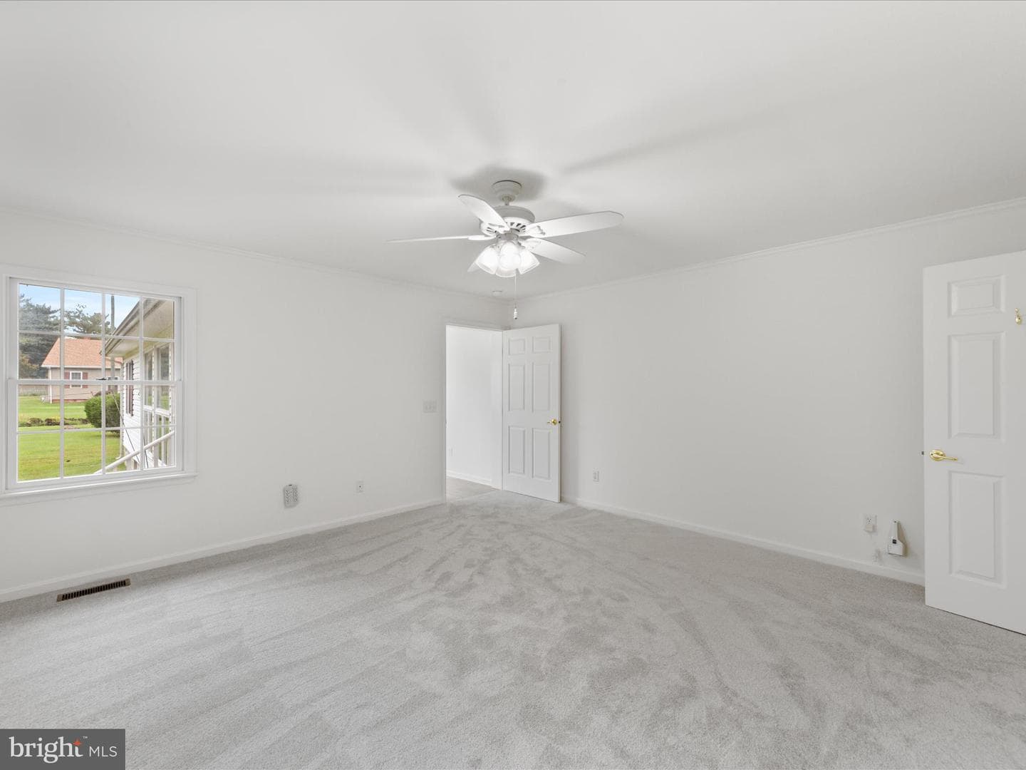 206 Bayview Avenue photo 20