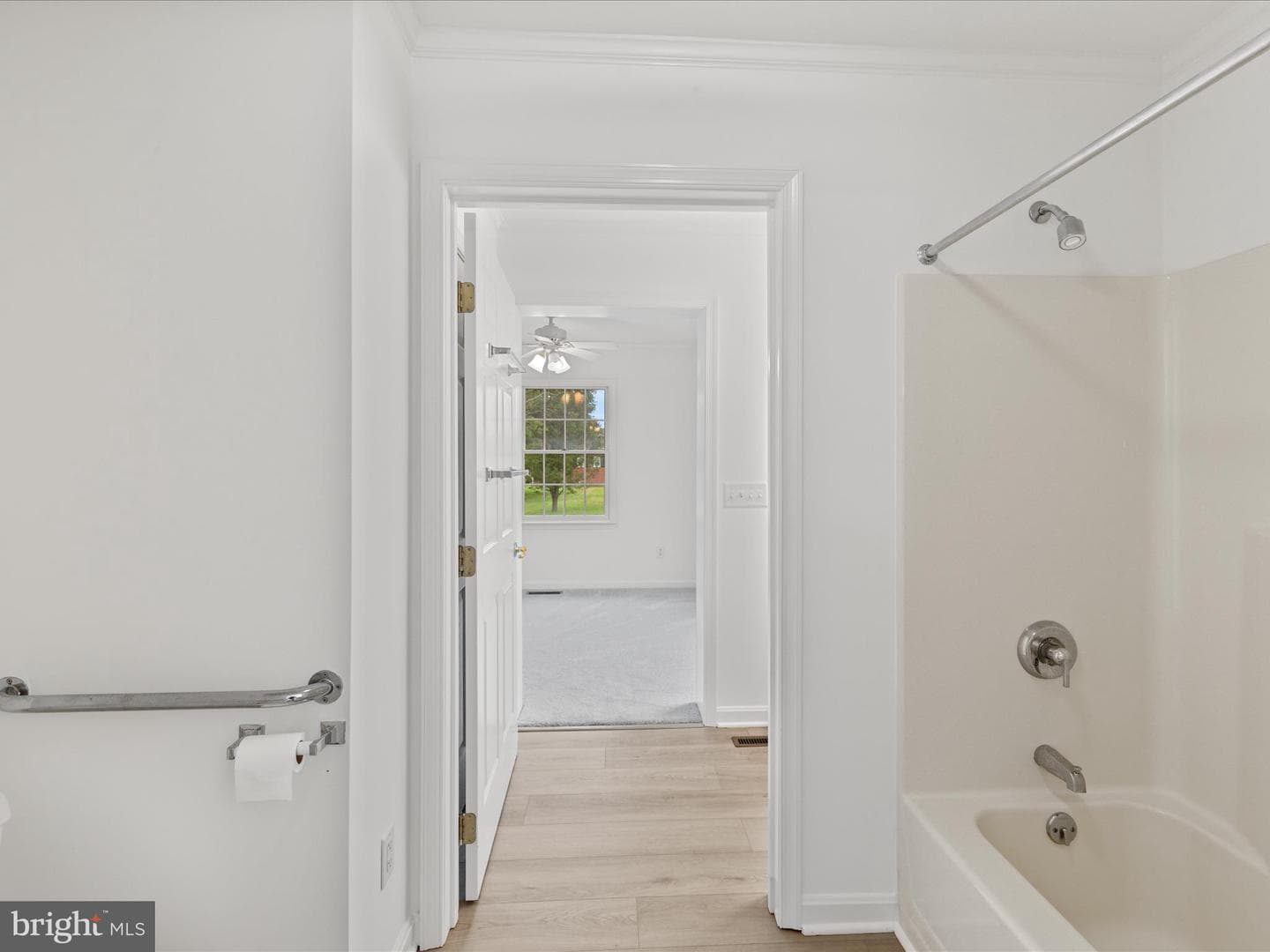 206 Bayview Avenue photo 25