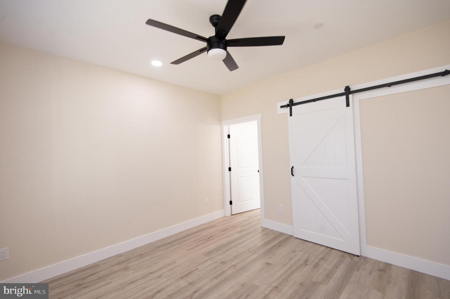 103 Linden Avenue photo 26