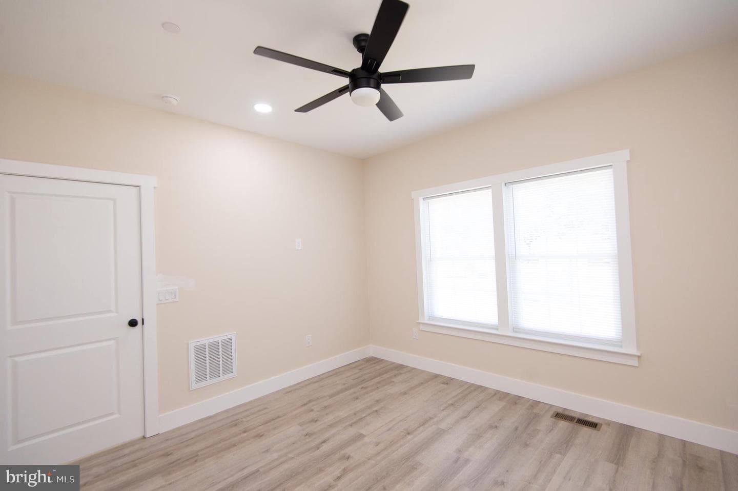 103 Linden Avenue photo 29