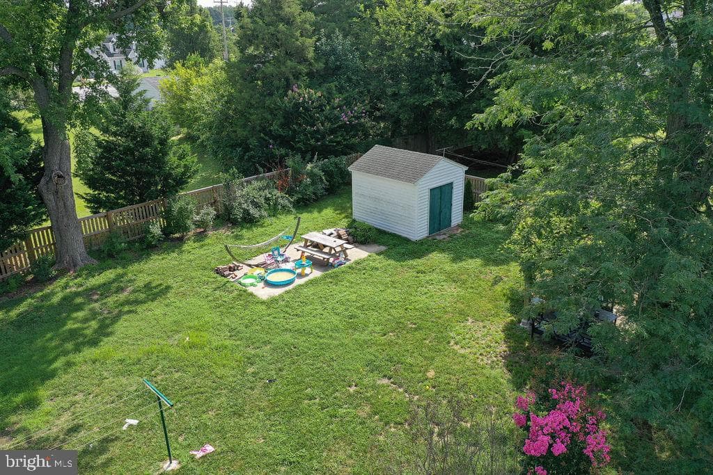 513 Linden Lane photo 41