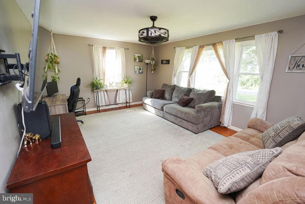 513 Linden Lane photo 6