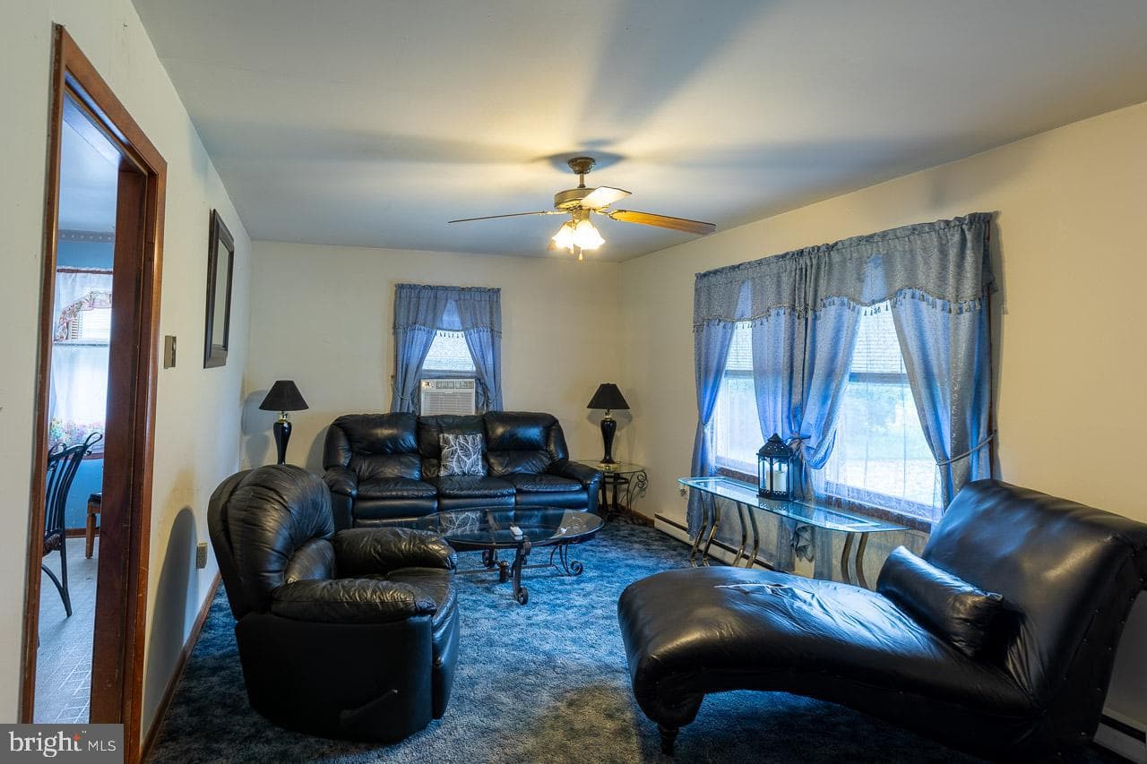 304 Collins Avenue photo 13