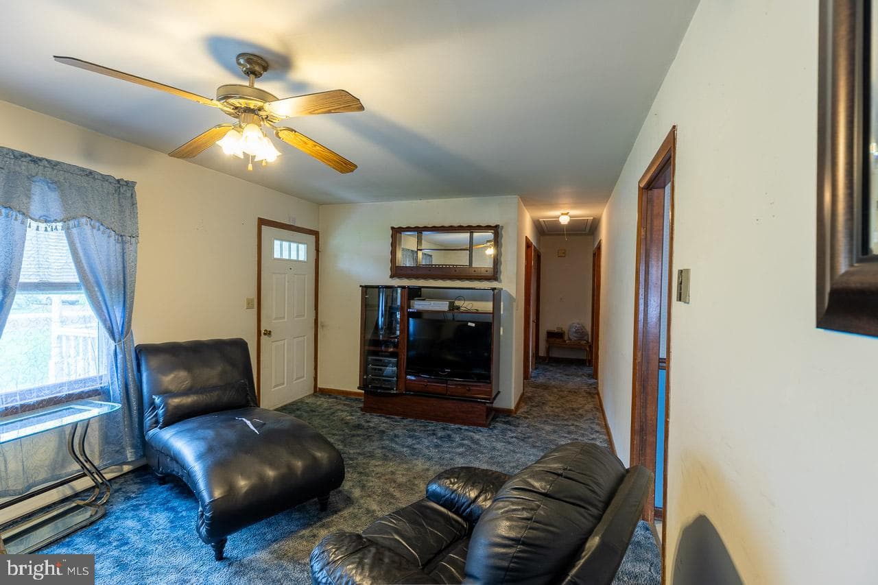304 Collins Avenue photo 14